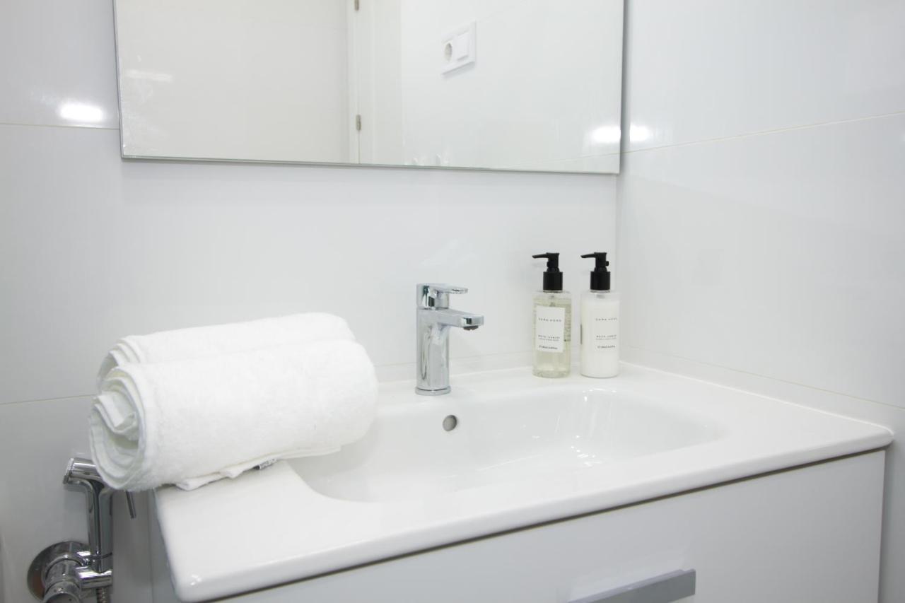 טורה דה בנגאלבון A Cozy And Elegant Townhouse Across The Beach מראה חיצוני תמונה